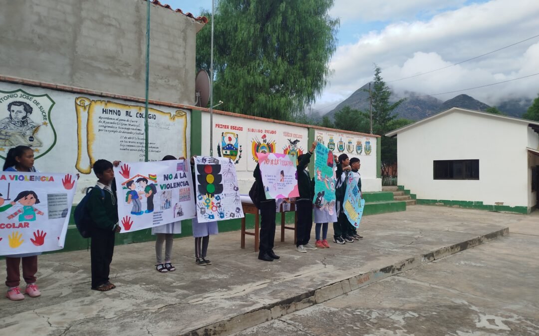 La unidad Educativa Antonio Jose de Sucre reflexiona sobre no la violencia